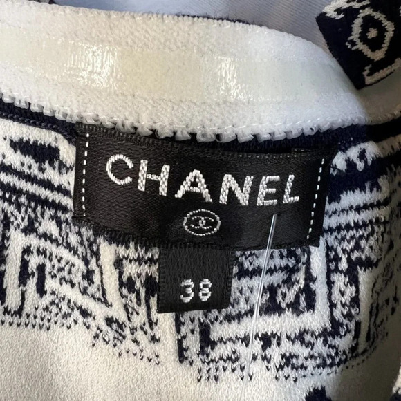 Authentic Chanel RTW 2019 Collection Navy White Midi Dress $5995 - Picture 13 of 17